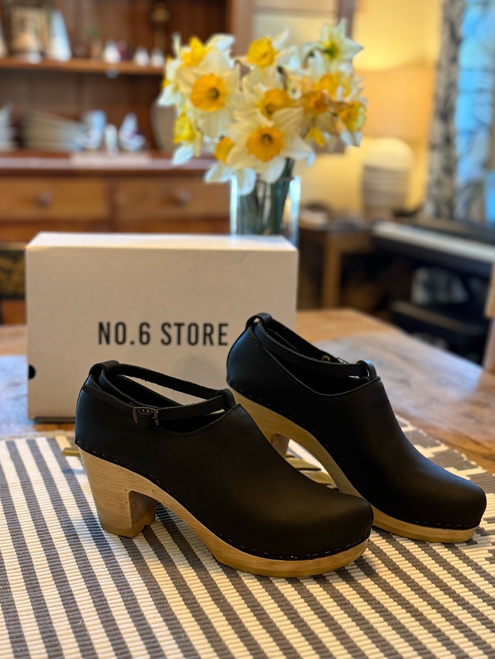 No. 6 Store the Classic Black Leather Clogs 39 Ankle Strap Platform Heels